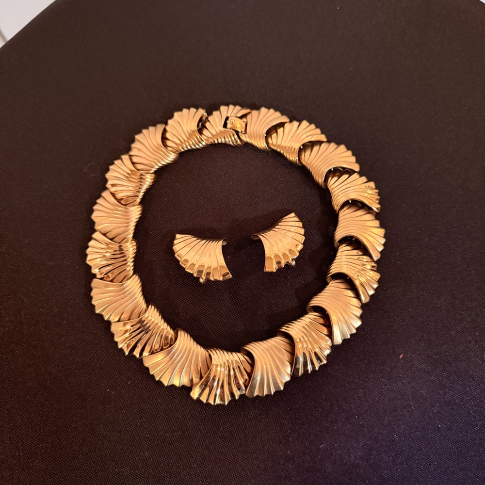 Vintage Monet Choker-style necklace and earrings set